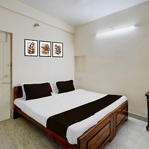 Super Townhouse Pallikarani Near Balaji Dental College